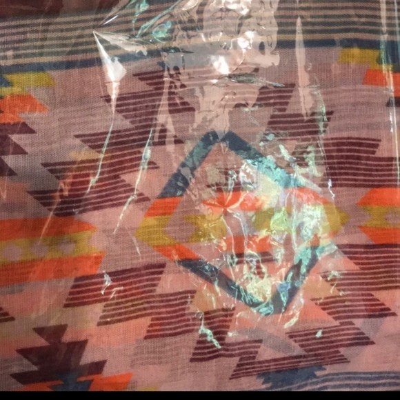 *Sale* Infinity Scarf - Picture 3 of 4